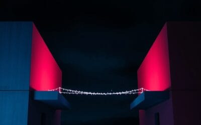 Illustration IA : deux structures architecturales opposées symbolisant le droit d'auteur IA